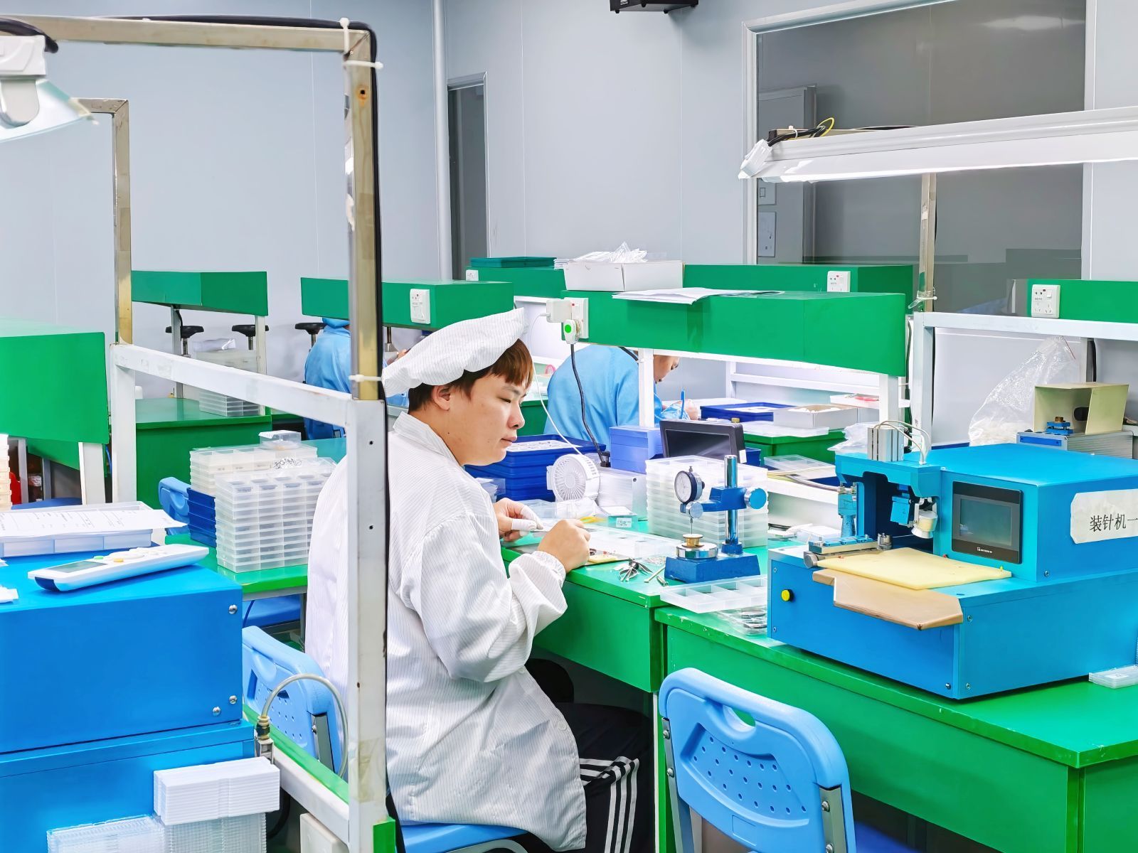 Production floor layout in the watch assembly workshop.
